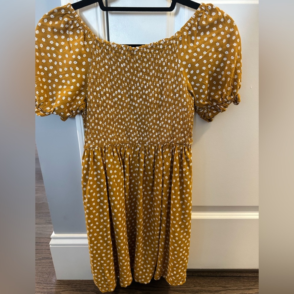 Thereabouts Girls Honey Mustard and White Floral Top Smocking Dress Size M 10/12